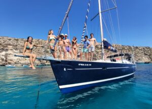 barco-calasaona-ibiza-formentera-amigos